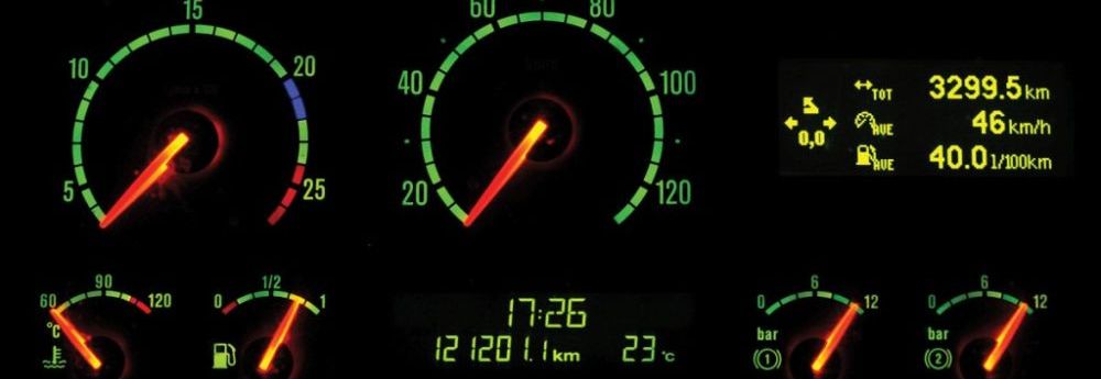 indicadores-logísticos-no-setor-de-transportes Como medir desempenho logístico. Na imagem, velocímetro de caminhão representam importância de indicadores logísticos