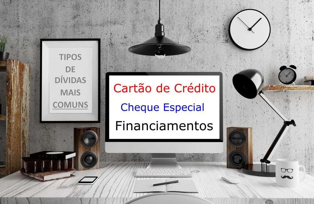 Tipos de dívidas mais comuns em transportadora: na imagem, computador escrito cartão de crédito, cheque especial e financiamentos em alusão a dívidas que costumam acontecer no ramo de transportes