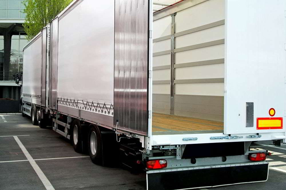 carroceria-de-caminhão-como-escolher Qual o tamanho da carroceria de um caminhão? Na imagem, vemos carroceria de caminhão, que pode ter diferentes tipos e tamanhos para transporte de carga